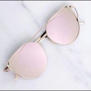 Rose Gold Mirror Aviator Sunglasses